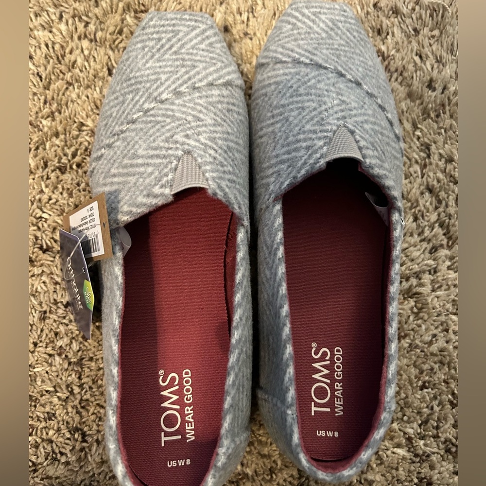 Women’s Tom’s Alpargata, size 8. New in box.